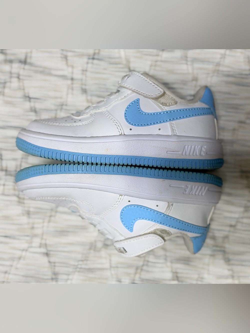 NIKE Air Force 1 Low Easy On Toddler White and Aqua Blue Outdoor Sneakers Sz 8C - Picture 9 of 10